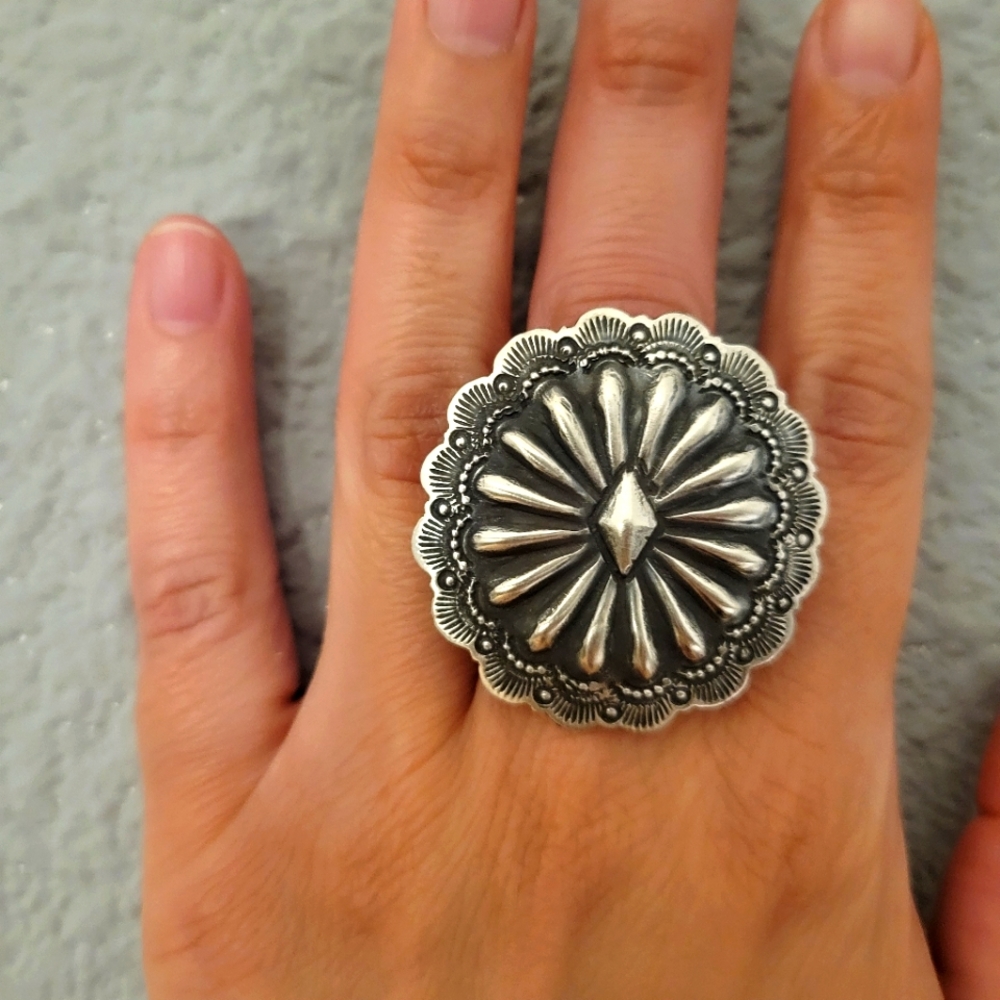 Vintage Sterling Silver Large Concho Ring - Picture 2 of 14